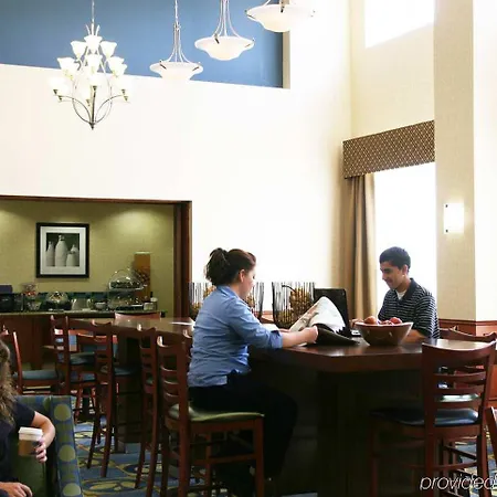 Hampton Inn & Suites Ridgecrest 