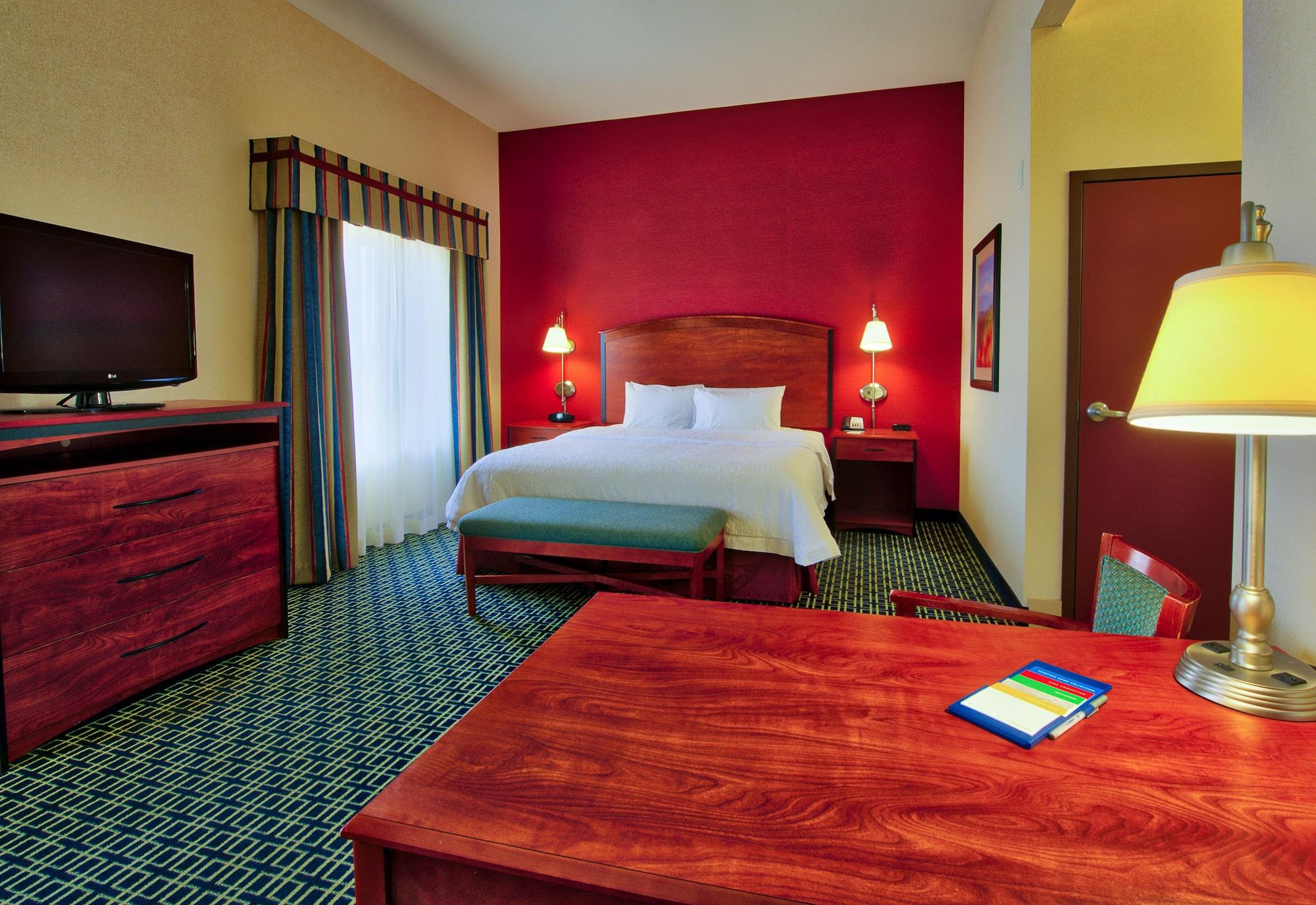 Hotel Hampton & Ridgecrest