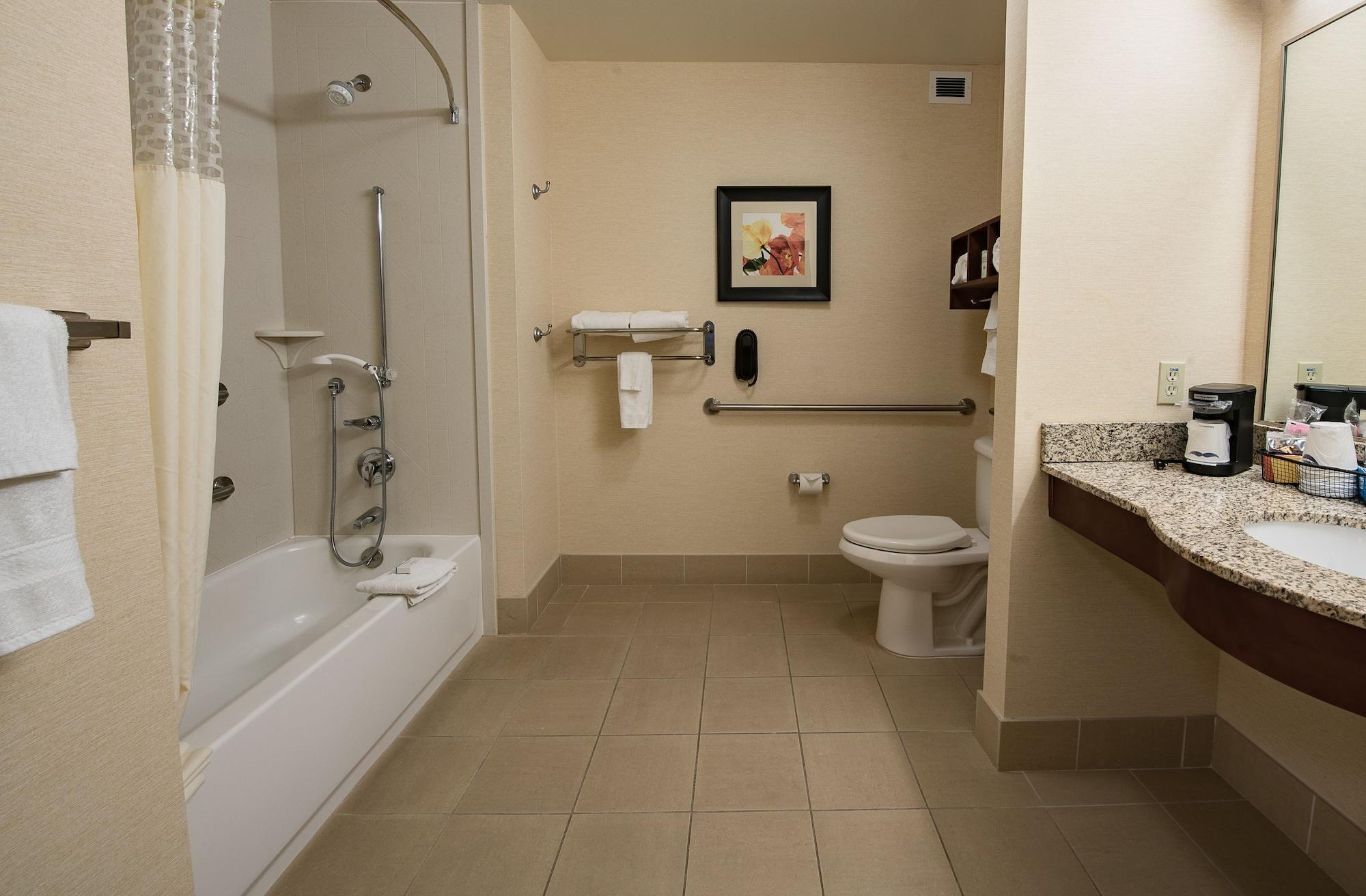 Hotel Hampton & 3*