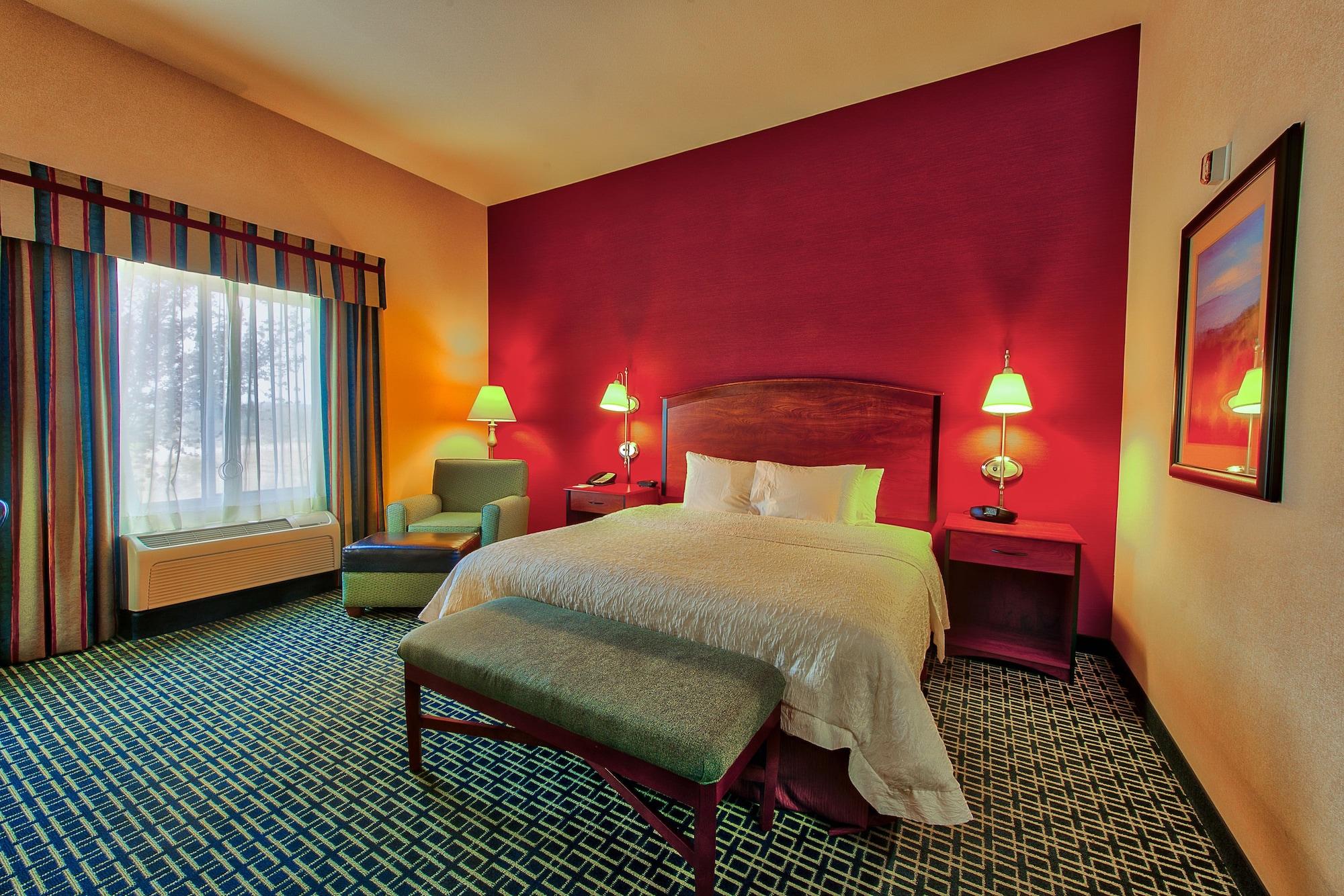 Hampton & Hotel Ridgecrest