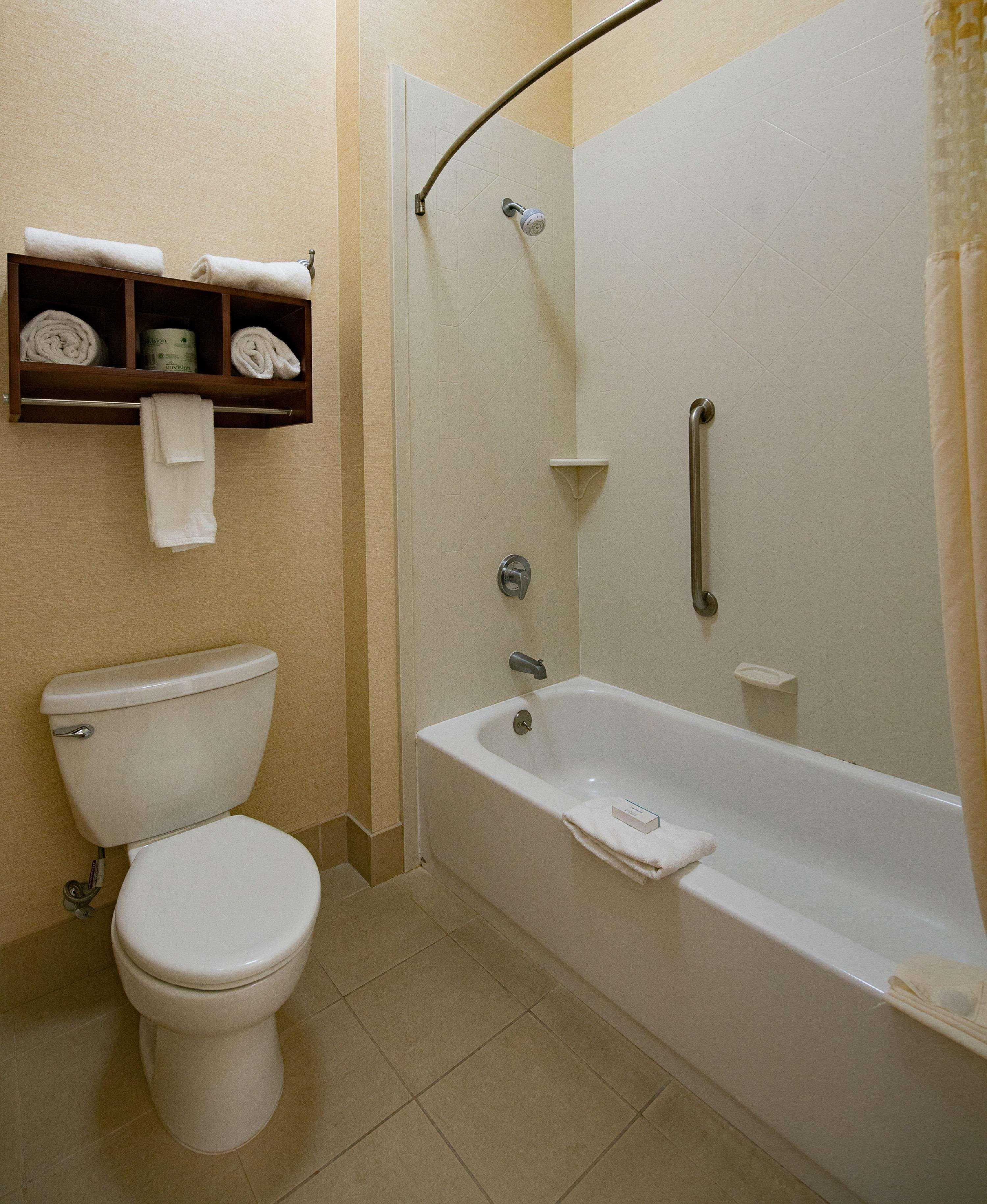 Hampton & 3* Ridgecrest