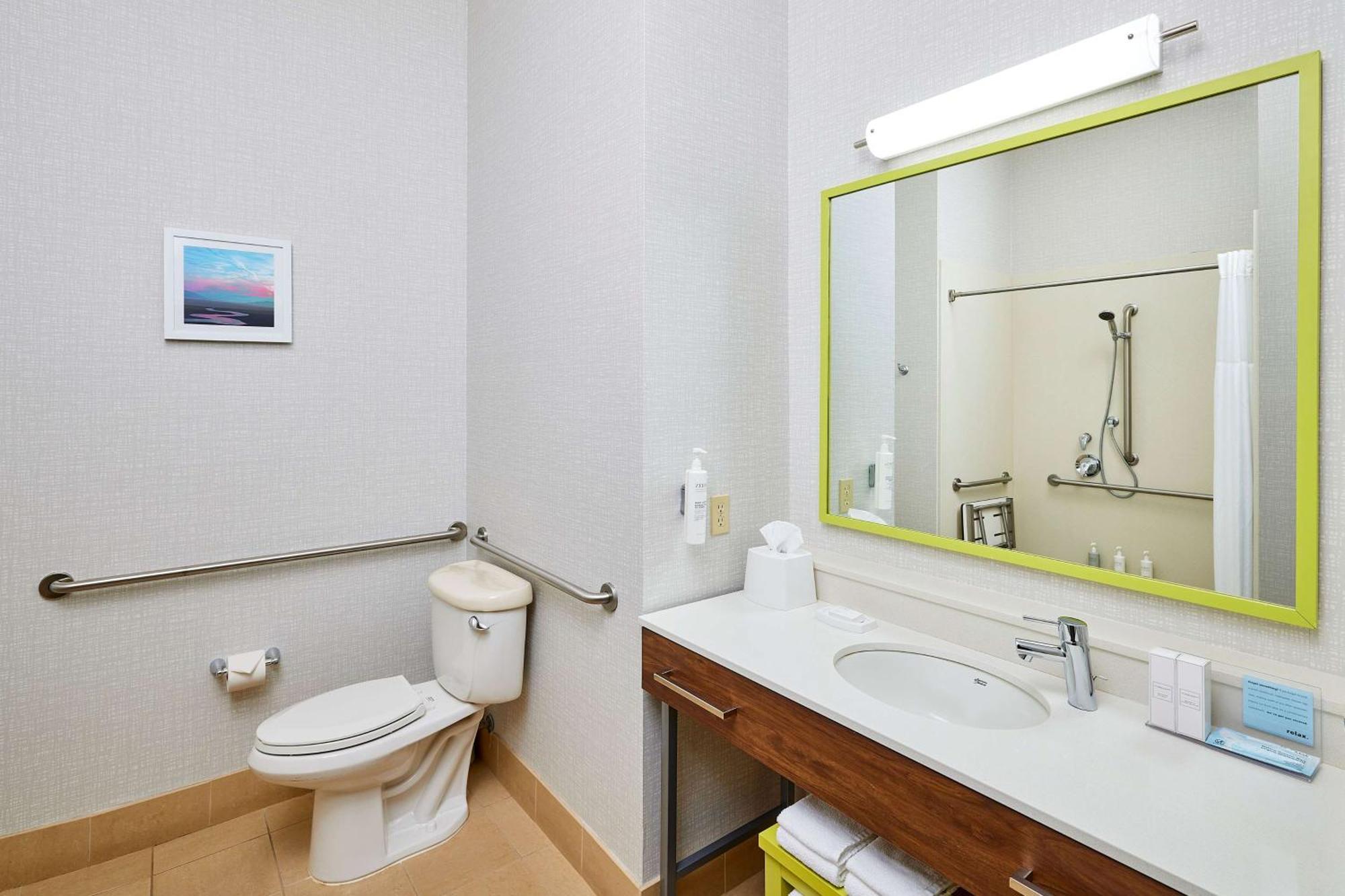 Hampton & Hotel 3*