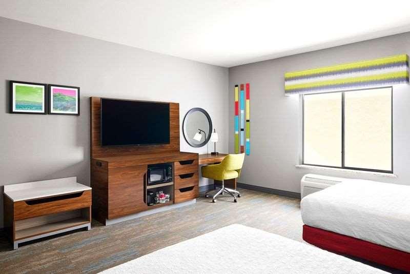 Hampton & Hotel Ridgecrest