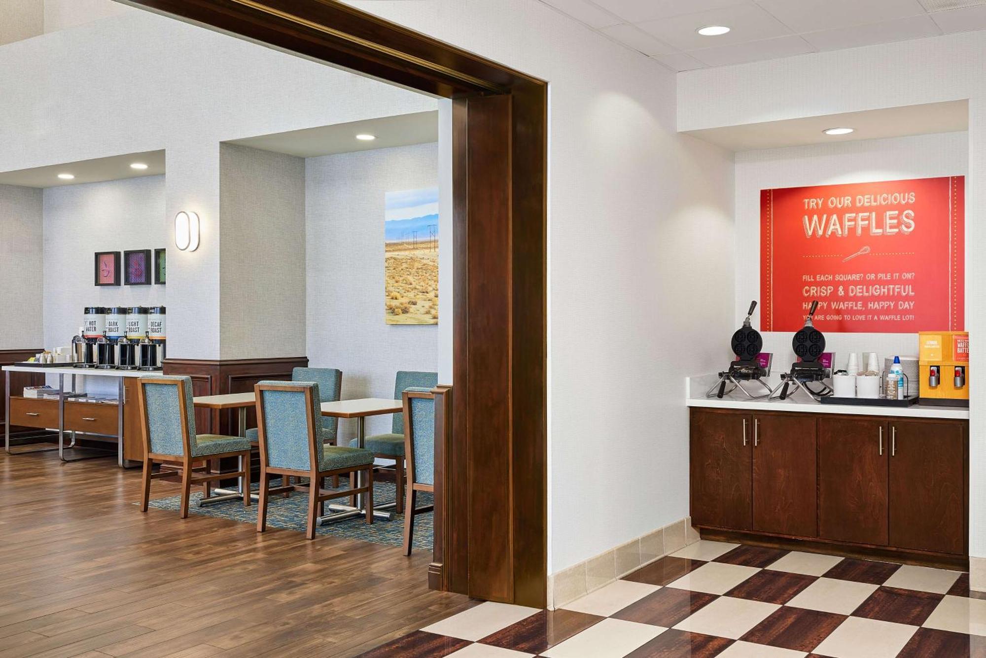 Hotel Hampton &
