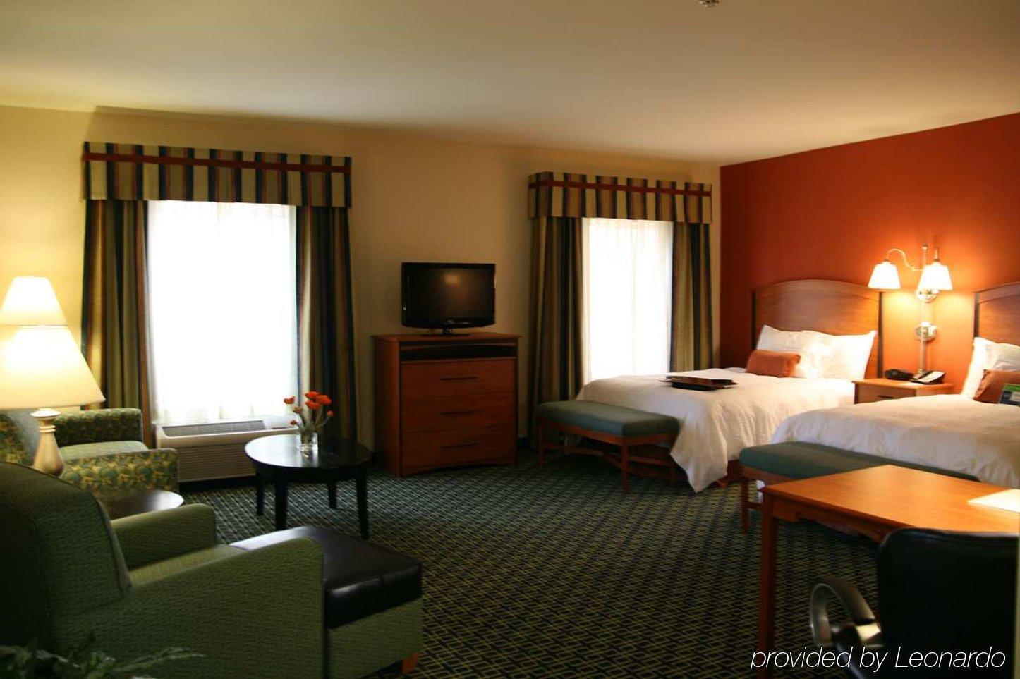 Hampton & Hotel 3*