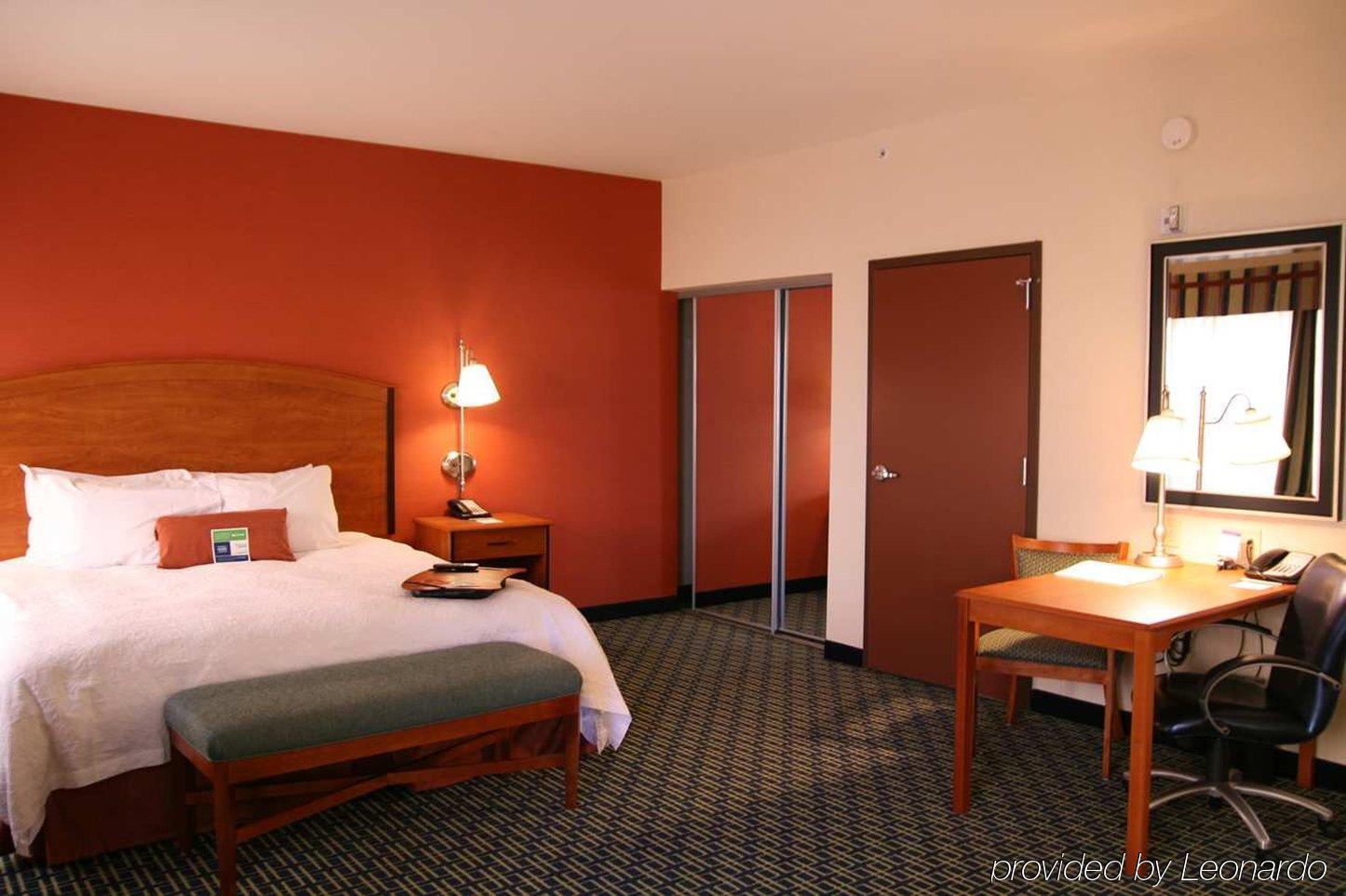 Hotel Hampton &